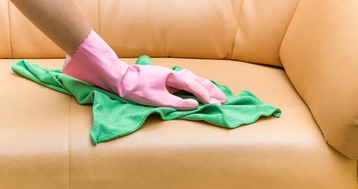 Giặt ghế sofa da bằng giấm trắng