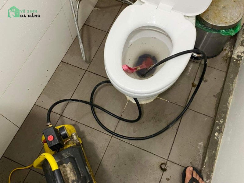 Xử lý tất cả các trường hợp nghẹt cống tại Đà Nẵng